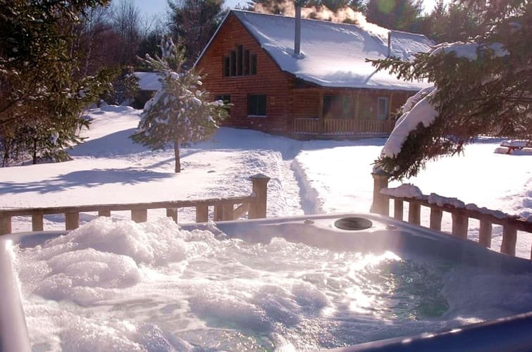 How To Clean A Hot Tub In The Winter? Cleanestor