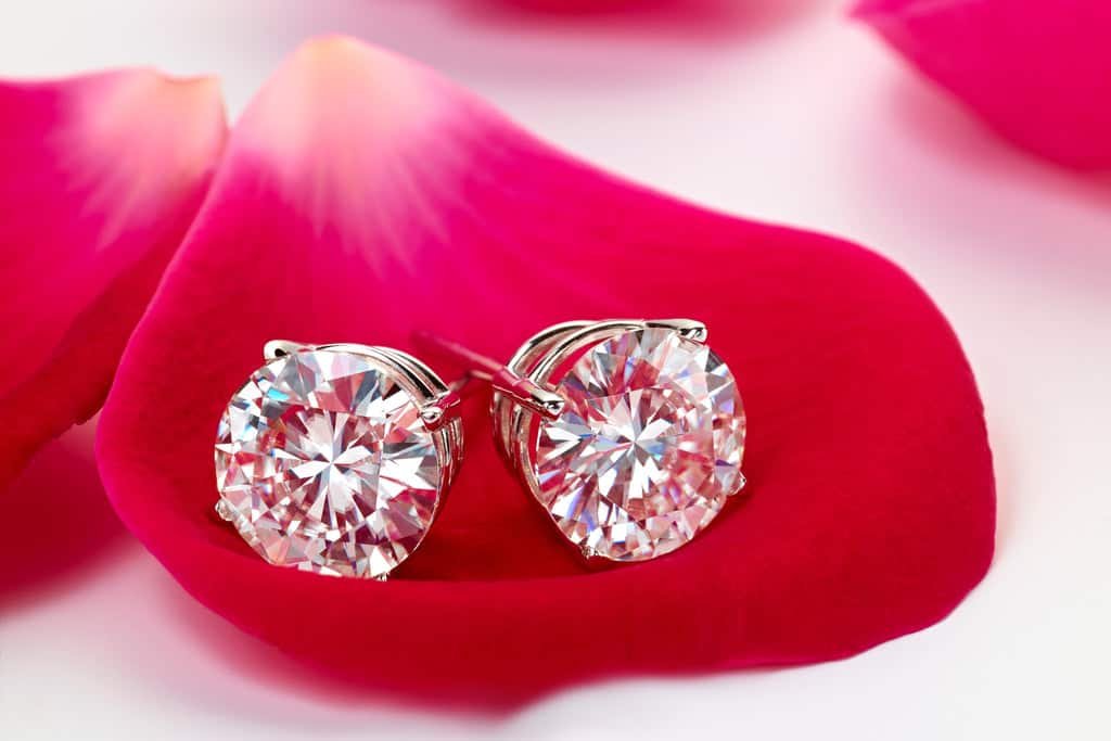 How To Clean Moissanite Diamond? Cleanestor