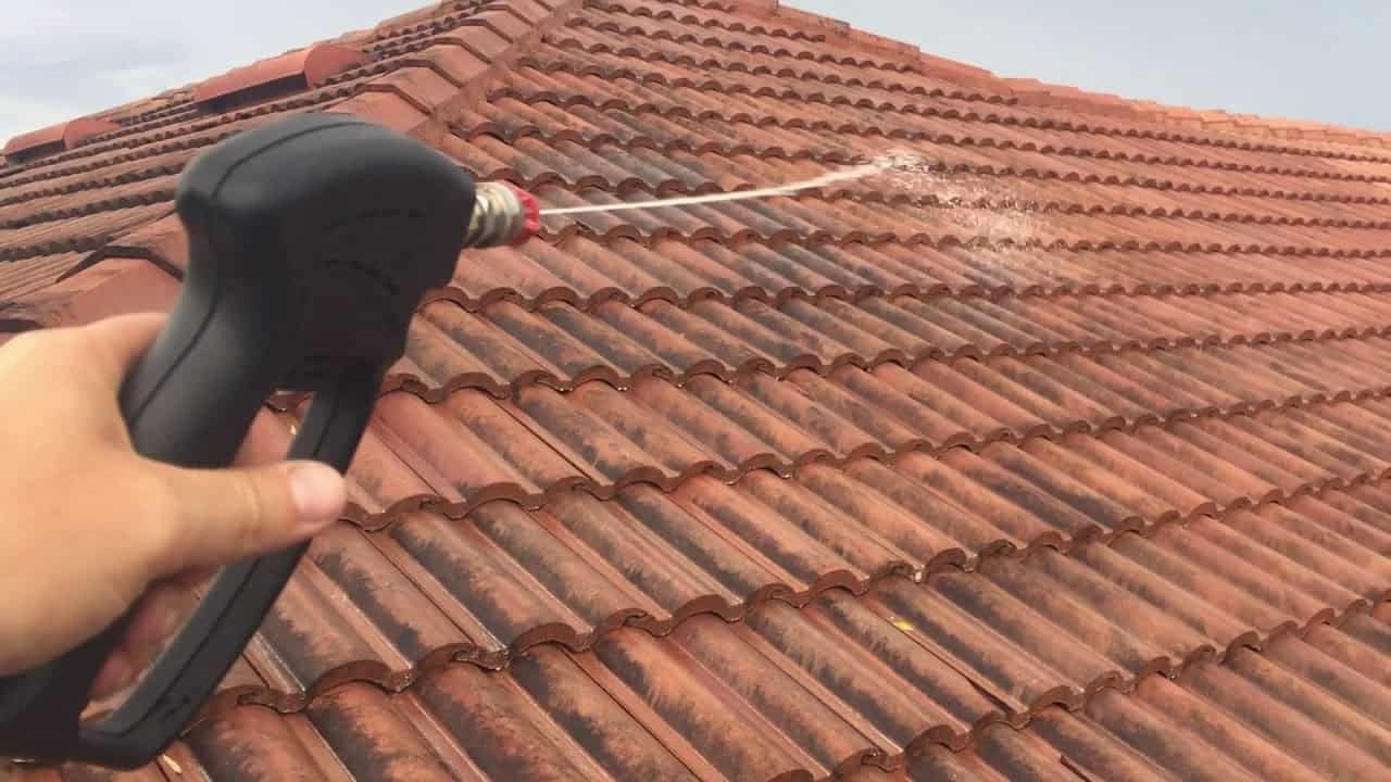 How To Clean Tile Roofs In Florida? Cleanestor