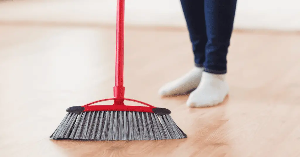 Steps To Clean Your Servant Room