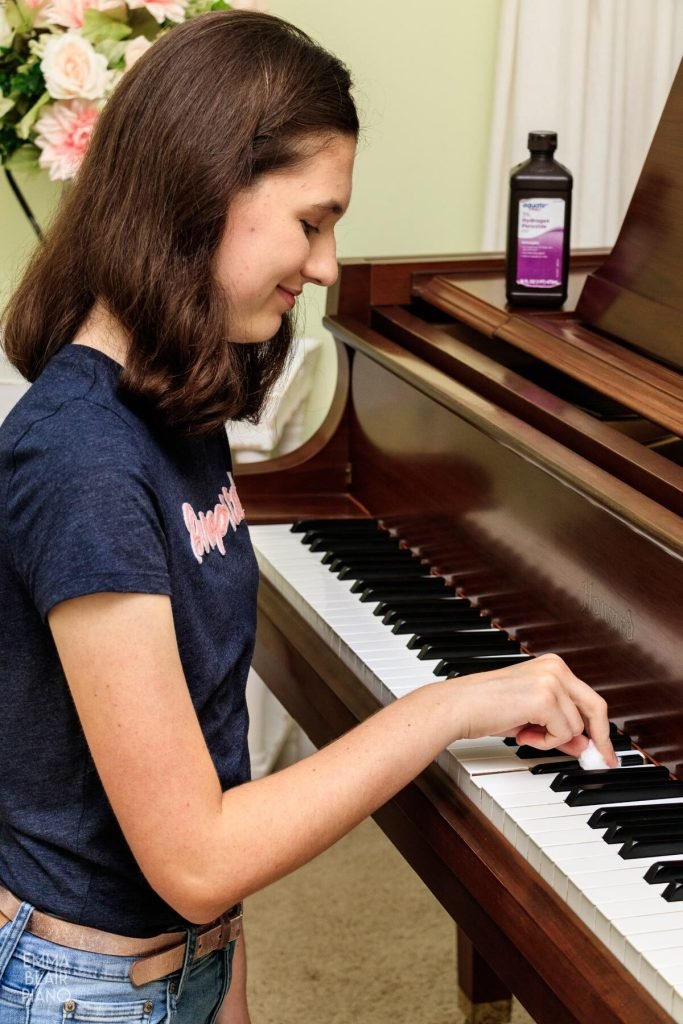 How To Clean A Piano Keyboard