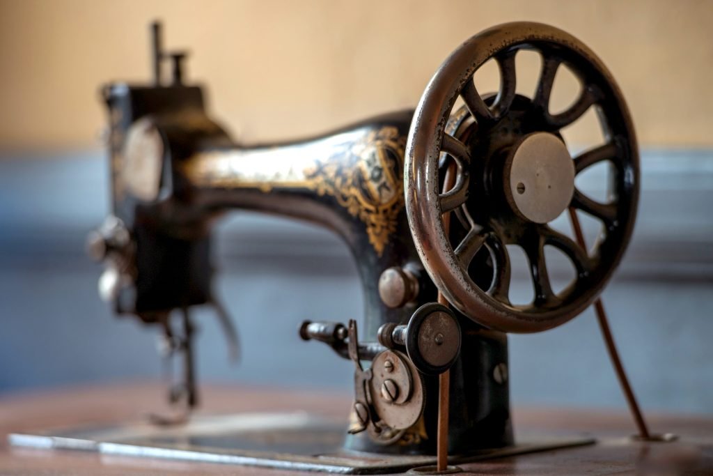 How To Clean And Polish Vintage Singer Sewing Machine Cleanestor