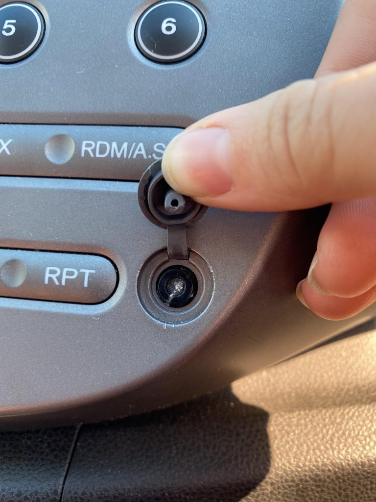 How To Clean Aux Port In Car