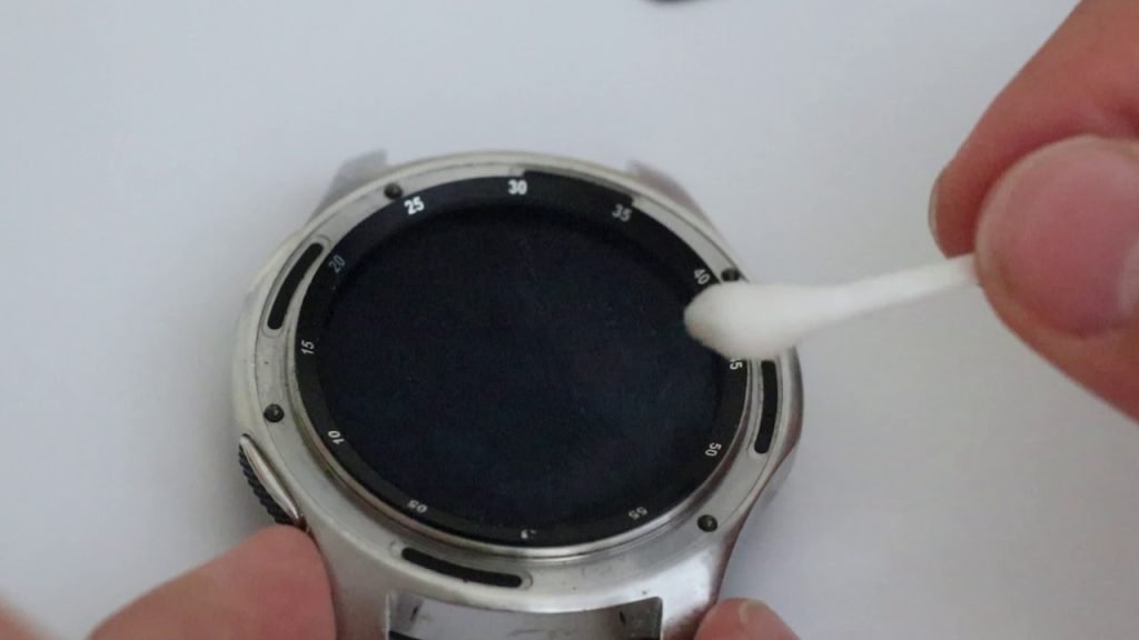 How To Clean Galaxy Watch