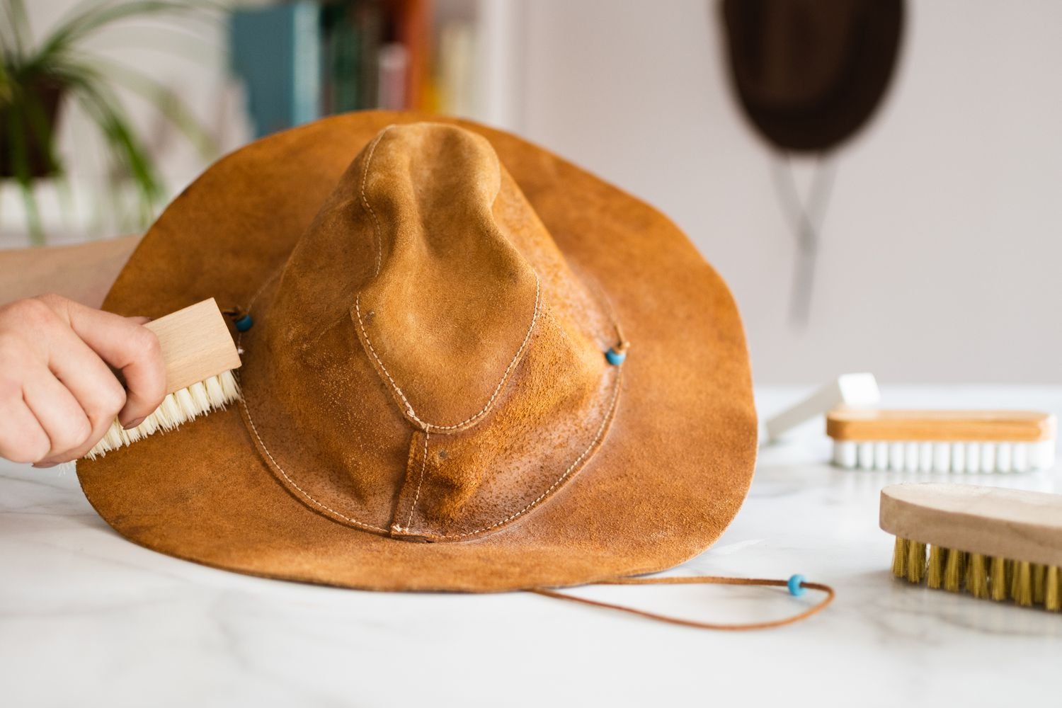 How To Clean Leather Hat | Cleanestor