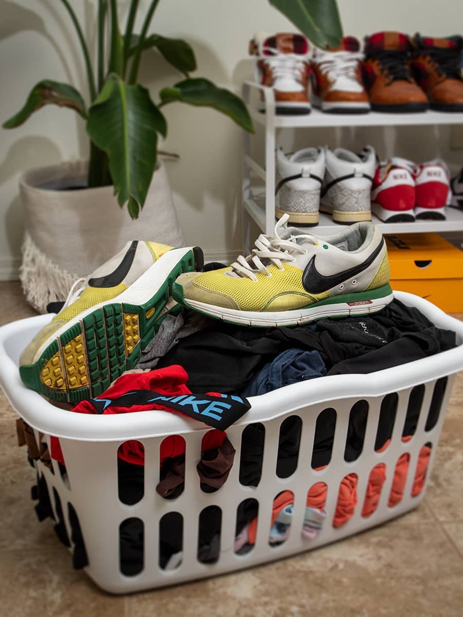 How To Wash Nike Shoes In The Washing Machine | Cleanestor