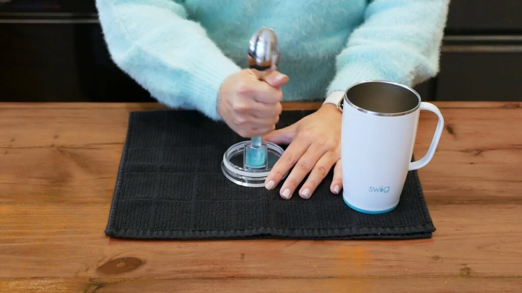 How To Clean A Swig Lid
